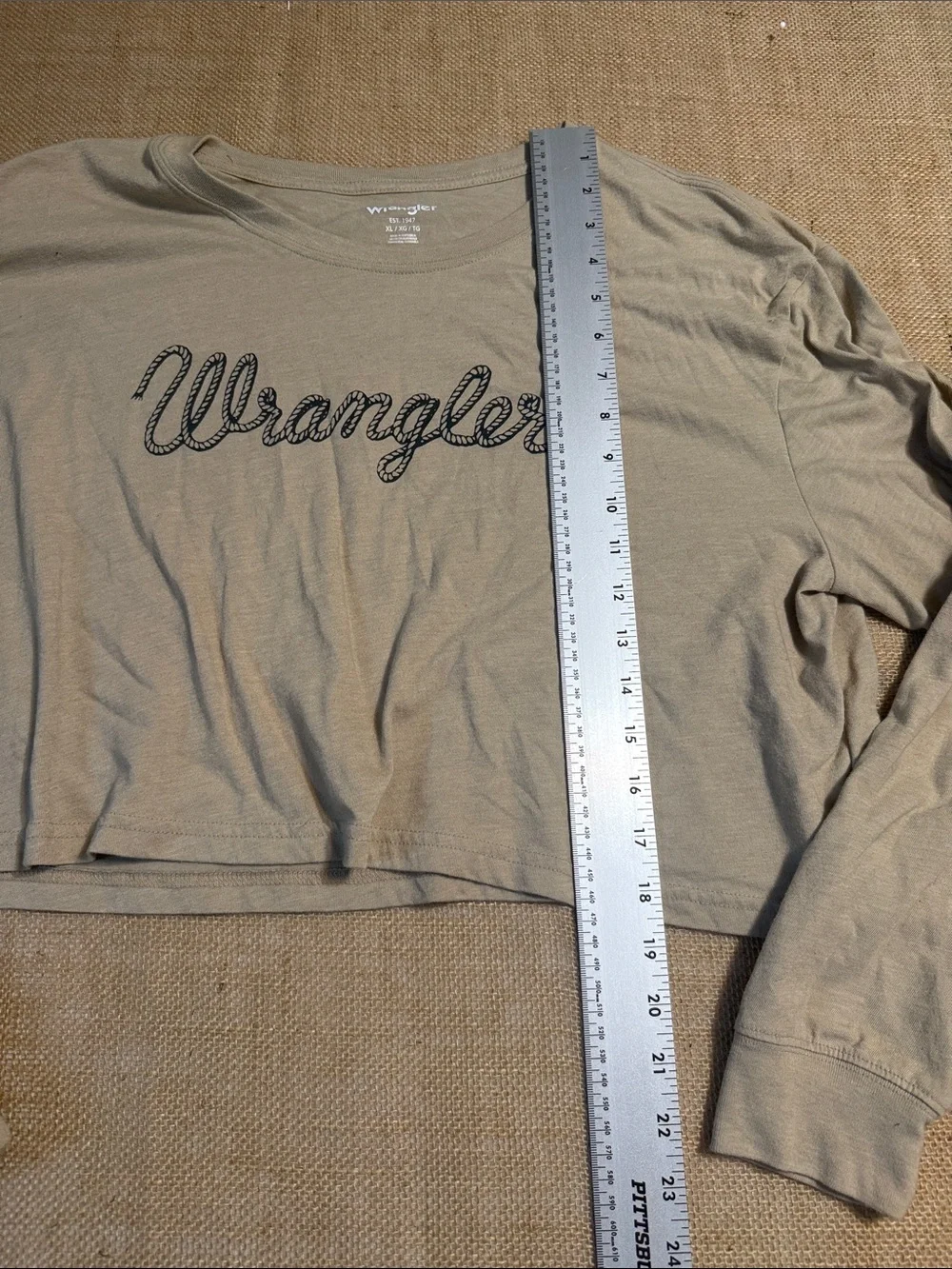 Wrangler Women's Beige Cropped Long-Sleeve Tee